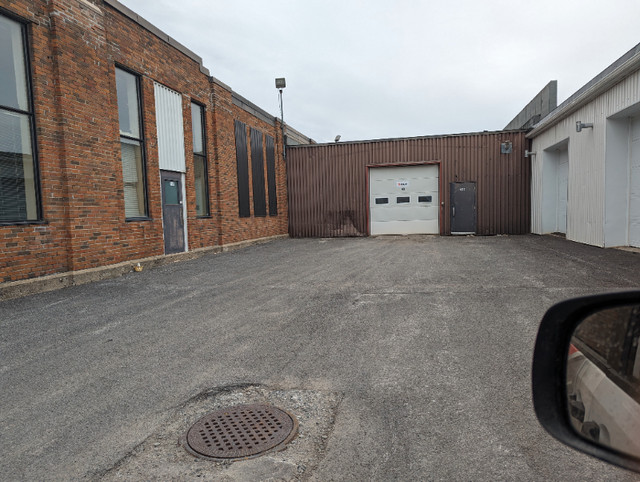 Local commercial de 12 000 pieds carrés à louer dans Espaces commerciaux et bureaux à louer  à Saint-Jean-sur-Richelieu - Image 3