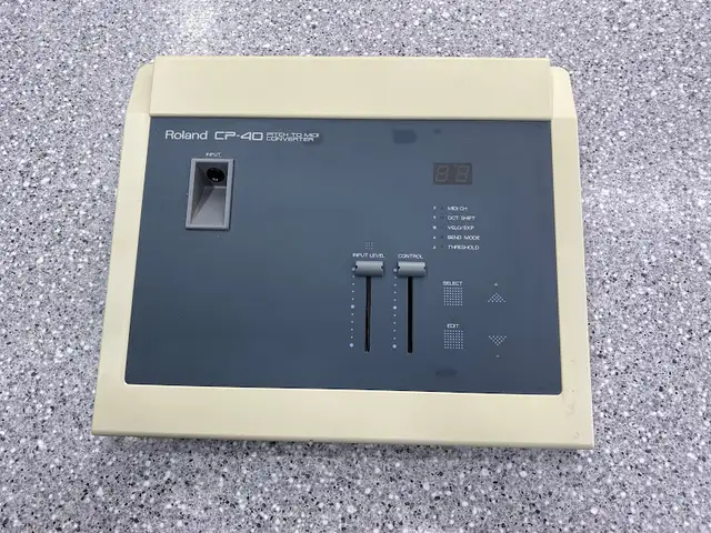 Roland CP-40 Pitch to MIDI Converter in Performance & DJ Equipment in City of Toronto - Image 2