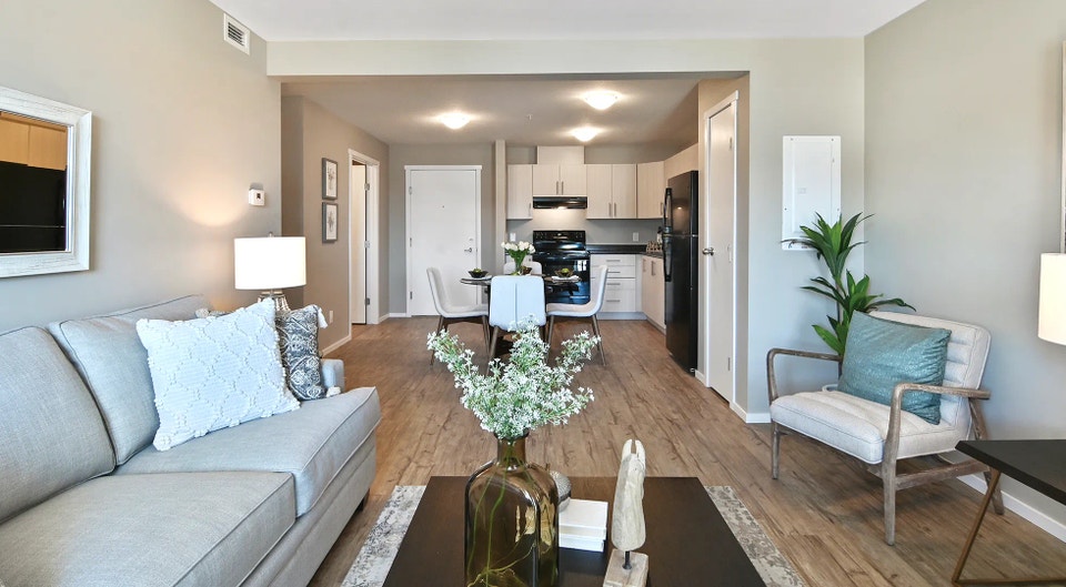 Pet-Friendly Three Bedroom Two Bath with In-suite Laundry for Re 4