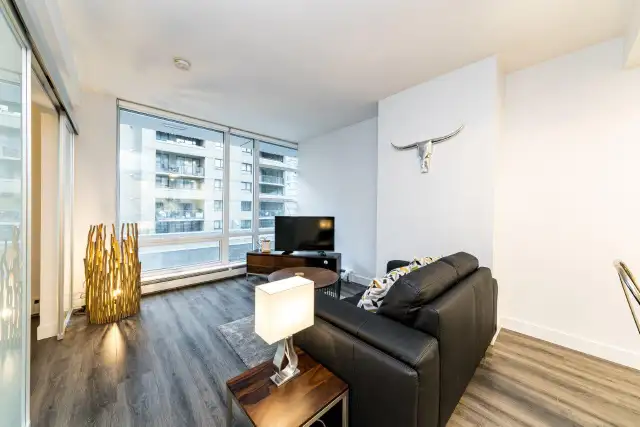 Furnished 1BR Downtown Vancouver | All inclusive | Weekly Stay in Short Term Rentals in Vancouver - Image 3