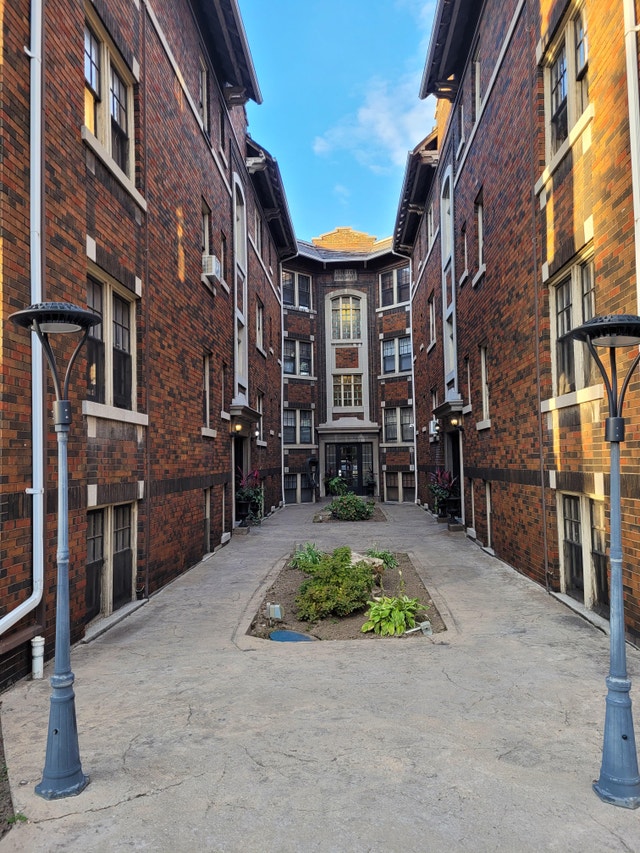 210 Aberdeen 1 Bedroom Apartment for Rent Long Term Rentals