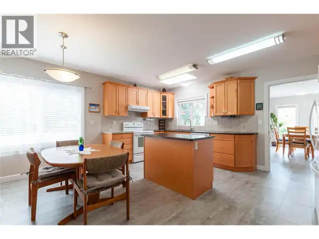 232 Linden Avenue Kaleden, British Columbia in Land for Sale in Penticton - Image 13