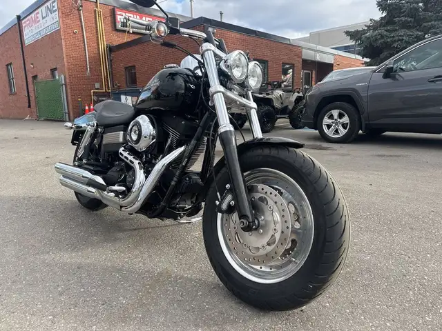 2012 Harley-Davidson Fat Bob ~ FAT BOB ~ 103CI ~ LOW KMS ~ CLEAN in Street, Cruisers & Choppers in City of Toronto - Image 5
