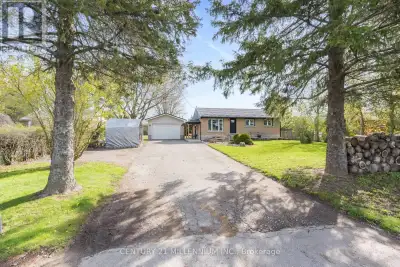 Solid brick bungalow with an outstanding garage fit for a King or Queen! Set on nearly half an acre...
