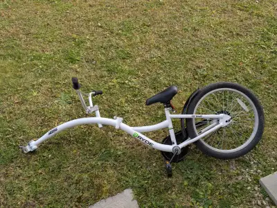 RYDE Co-Pilot trail-a-bike in white, View more