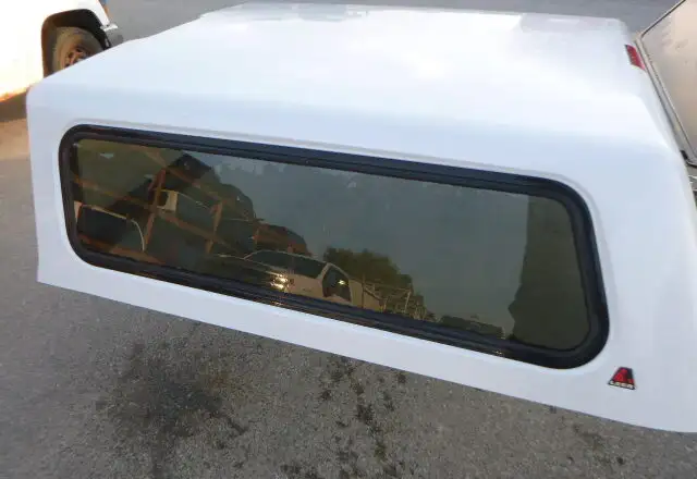 2014 - 2018 GMC Sierra or Chevrolet Silverado 5'8 G1W White Cap in Other Parts & Accessories in Kitchener / Waterloo - Image 6