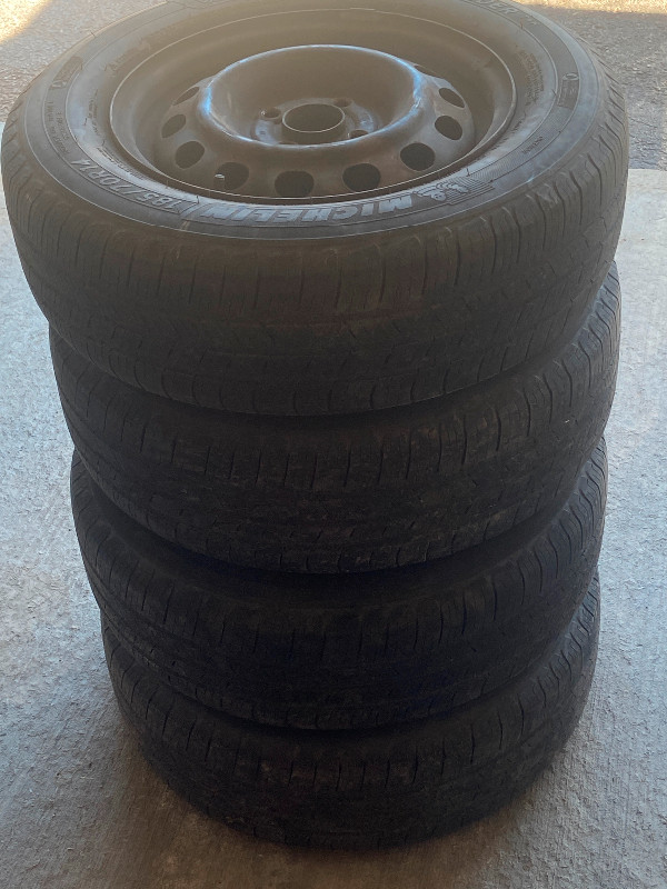 4 Michelin Tires ( 185/70R14) on Rims for Sale in Tires & Rims in Ottawa