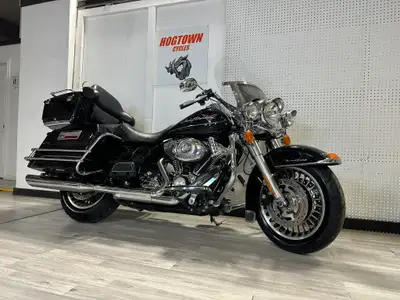 2009 Road King, One Owner, Vance & Hines Twin Slash Cut Pipes, Quick Attach Tour Pack, New Tires, Hi...