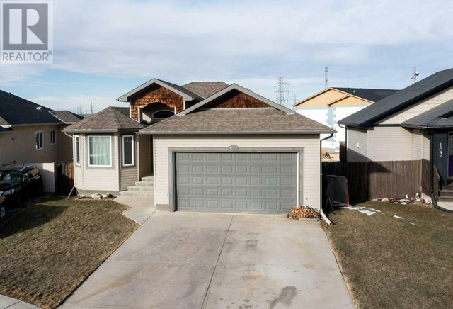 107 Jessie Robinson Close N Lethbridge, Alberta in Houses for Sale in Lethbridge