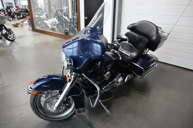 2013 Harley-Davidson FLHTC - Electra Glide Classic in Sport Touring in Edmonton - Image 33