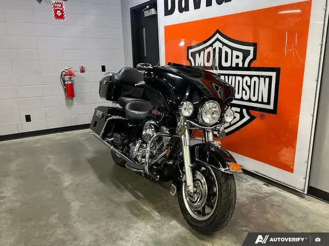 2006 Harley-Davidson FLHTI ELECTRA GLIDE STD in Sport Touring in Calgary - Image 4