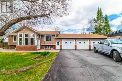 Step into your dream home, where every detail combines elegance, comfort and functionality at 33 Coc...