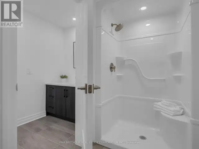 7543 SPLENDOUR DRIVE Niagara Falls (Brown), Ontario in Houses for Sale in St. Catharines - Image 30