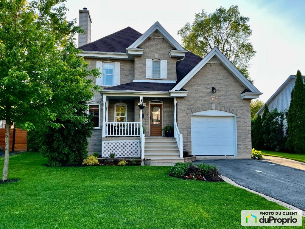 $885,000 - 2 Storey for sale in St-Basile-Le-Grand — photo 1