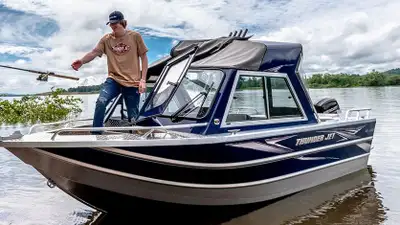 MLM - Muskoka Region Wide, deep, and fearless, the 185 Luxor heavy-gauge aluminum fishing boat offer...