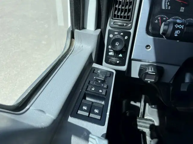 2020 Mack Anthem 64T 70 18 speed in Heavy Trucks in Regina - Image 30