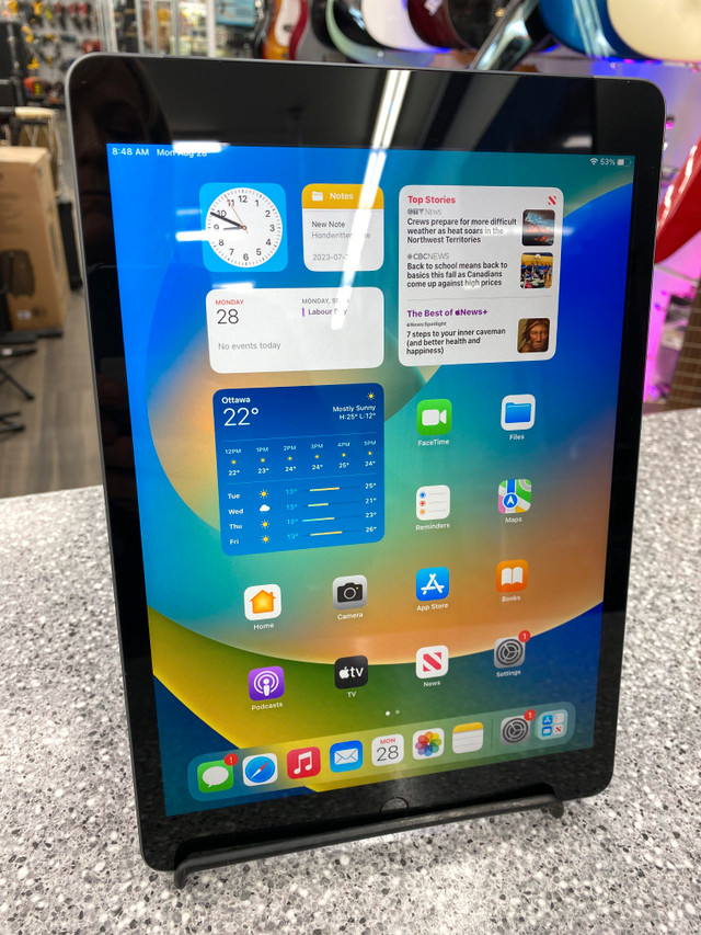 iPad 9th Gen 64GB Wifi+LTE - Space Gray in iPads & Tablets in City of Toronto