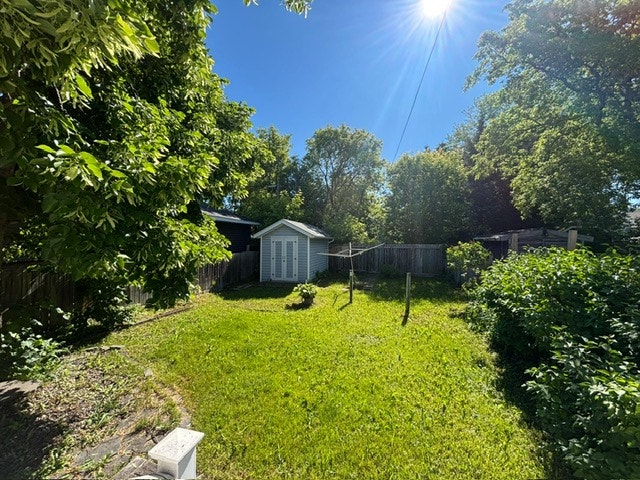 Spacious 2 Bed 1 Bath House for Rent-Algoma Ave 4