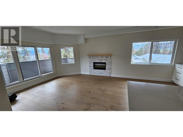 217 ELM Avenue Unit# 301 Penticton, British Columbia in Condos for Sale in Penticton - Image 4