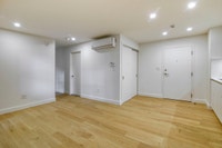 Akelius two bedroom apartment for rent. Located near Sherbrooke in the Westmount neighborhood, Montr... (image 4)