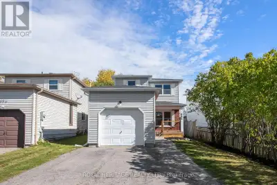 Located in central Cobourg youll find a neat and tidy 2 story home finished on all levels. Bright an...
