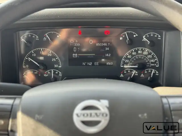 2022 Volvo VNL760 D13 | 455HP | 2.79 RATIO | I-SHIFT in Heavy Trucks in Calgary - Image 24
