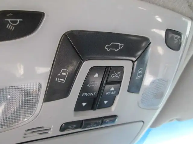 2011 Toyota Sienna Limited AWD in Cars & Trucks in City of Montréal - Image 39