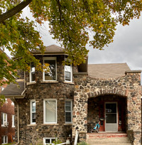 All Inclusive, 2 Bed Duplex - Beautiful Stone Home