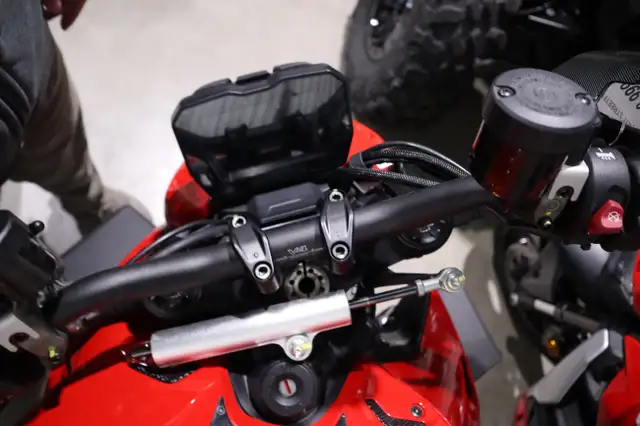 2024 Ducati Streetfighter V4 Red in Sport Touring in Edmonton - Image 5