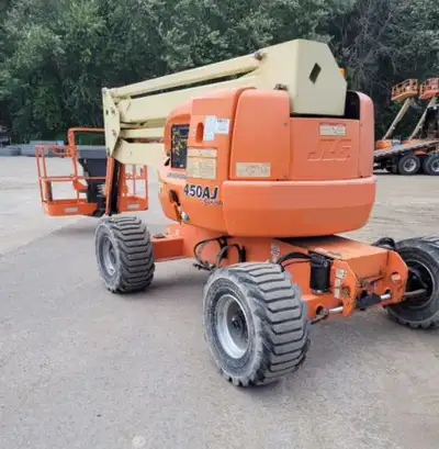 2014 JLG 450AJ Articulating Boom Lift 45' Feet Platform Height 51' Feet Working Height Dual Fuel, 4x...