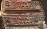 MEDIUM TITANIC TRUNK