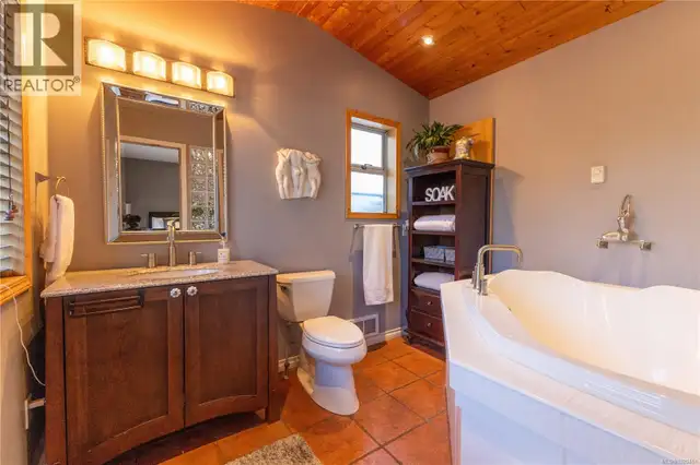 777 Salsbury Rd Courtenay, British Columbia in Houses for Sale in Comox / Courtenay / Cumberland - Image 21