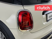 Brake Assist, Cornering Lights, Auto Dimming Rearview Mirror and more! Clutch is the largest online... (image 9)