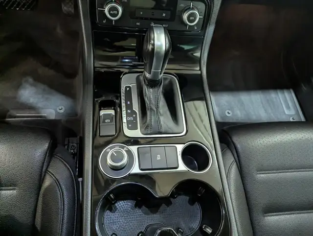 2015 Volkswagen Touareg 3.6L Comfortline Bluetooth | Heated S... in Cars & Trucks in Calgary - Image 24
