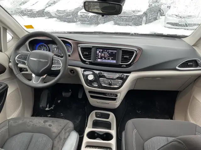 2023 Chrysler Grand Caravan SXT in Cars & Trucks in Ottawa - Image 15