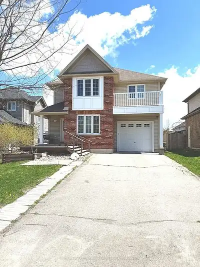This beautifully upgraded 4+1 bedroom home is located in one of Shelburne's most sought-after family...