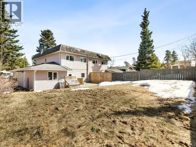 1717 HICKORY STREET Whitehorse, Yukon in Houses for Sale in Whitehorse - Image 9