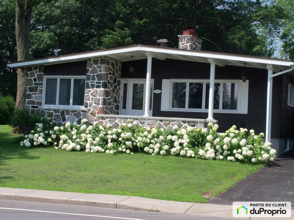 $549,900 - Bungalow for sale in Sorel-Tracy — photo 1