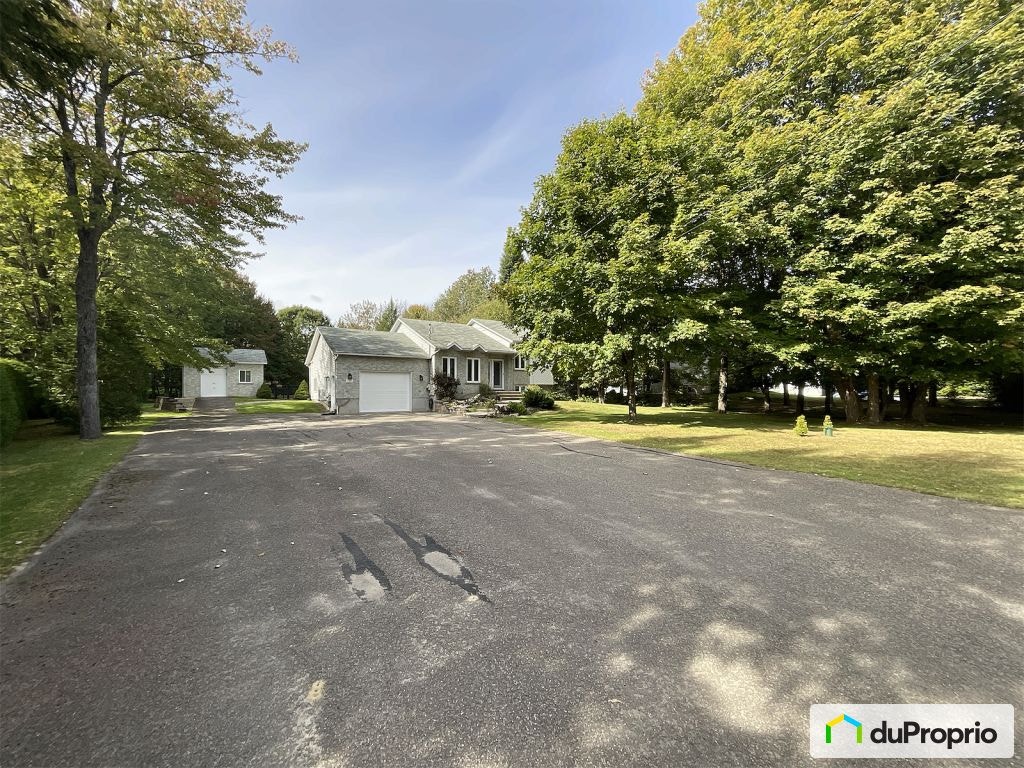 $650,000 - Bungalow for sale in St-Colomban — photo 2