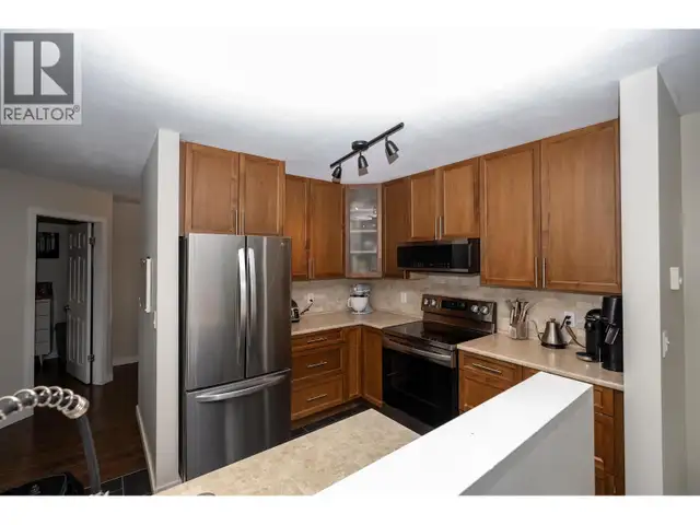 756 GIBSONS WAY Gibsons, British Columbia in Condos for Sale in Sunshine Coast - Image 10