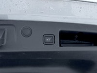Crowfoot Hyundai, AMVIC Licensed Dealer Mileage: 63,000 km Experience the perfect combination of pre... (image 8)