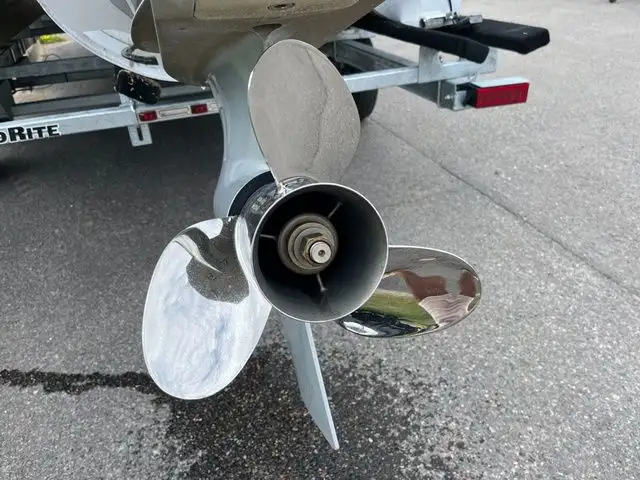 2022 Sweetwater SW 2286 Single Flip Lounge in Sport Touring in Sault Ste. Marie - Image 12