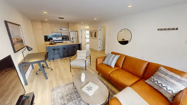 JANUARY 2027 - 1 BEDROOM-  EN SUITE LAUNDRY- UPTOWN- PARKING