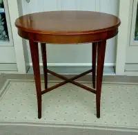 OVAL MAHOGANY VINTAGE ACCENT TABLE
