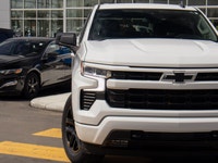 Heated Bucket Seats | Heated Steering Wheel | Power Adjustable Heated Mirrors | Tonneau Cover | Assi... (image 4)