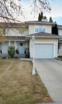 4501 39 St, Lloydminster, SK - Well located townhome