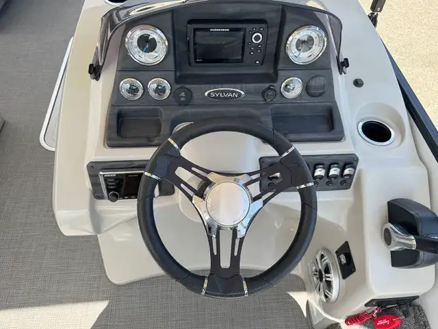 2019 SYLVAN Mirage 8522 Party Fish Luxury Ed TRITOON -used ponto in Powerboats & Motorboats in Prince Albert - Image 19