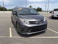 // ACCIDENT FREE!! // This 2018 Toyota Sienna LE AWD is a smart choice for busy family life in Cayug... (image 3)