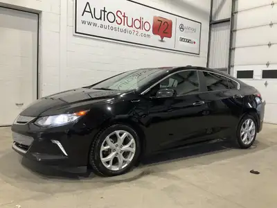 La Chevrolet Volt 2018 Premier propose une conduite Hybride branchable pensée pour le quotidien. Ce...