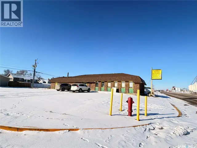 305 1st AVENUE W Assiniboia, Saskatchewan in Commercial & Office Space for Sale in Moose Jaw - Image 4